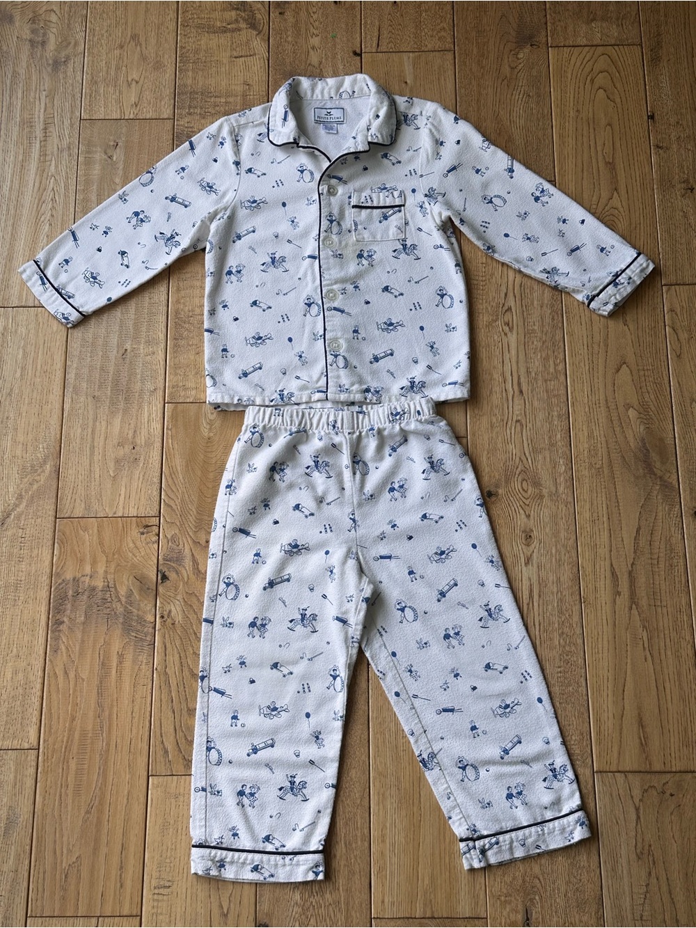 Petite Plume Kid's Button Down Pajama Set size 4